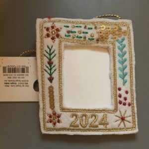 Wondershop 2024 Embroidered Frame Ornament - White and Gold